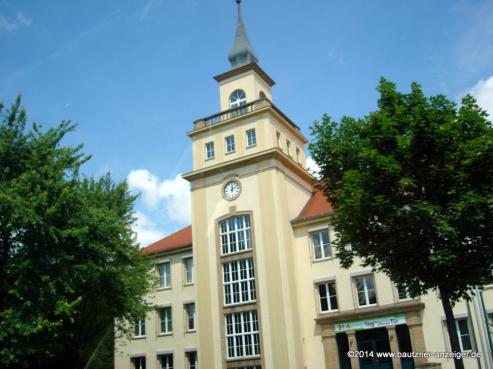 Bild zu Studium mit Gehalt