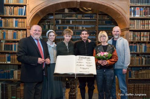 Bild zu Filmcrew des "Zauberlehrlings" nun im Goldenen Buch der Stadt Grlitz