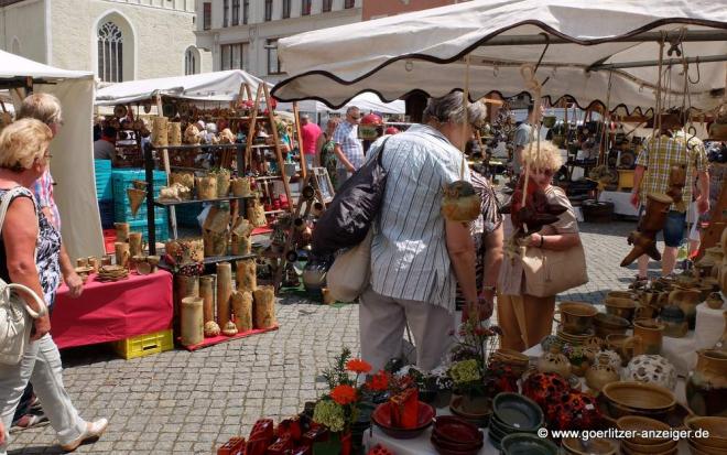 Bild zu Schlesischer Tippelmarkt begeistert mit Keramik aller Coleur