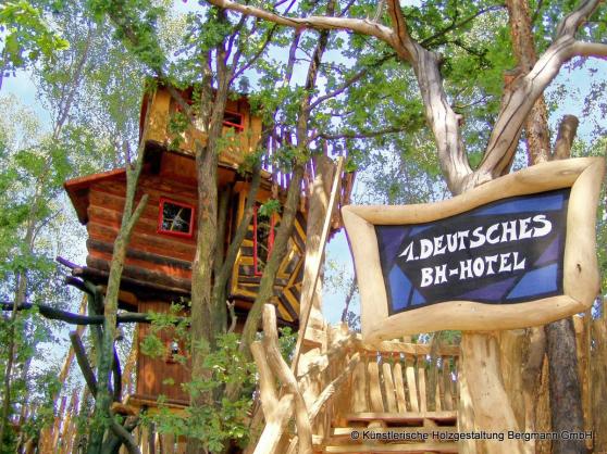 Das erste deutsche Baumhaushotel erkunden