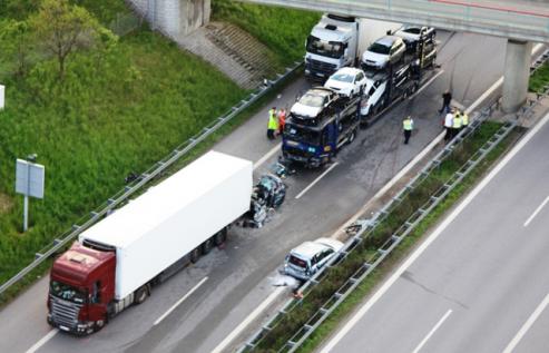 Bild zu Gefahren lauern nicht nur im Autobahntunnel