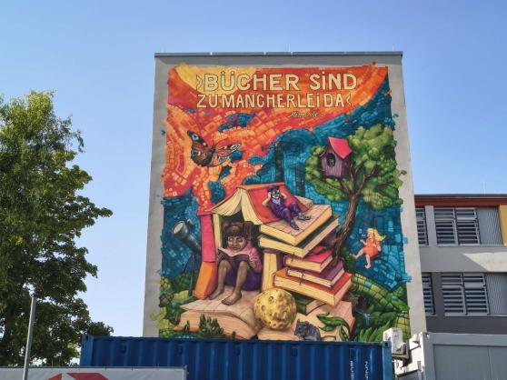 Bild zu Wandbild am Frderzentrum Mira Lobe fertiggestellt