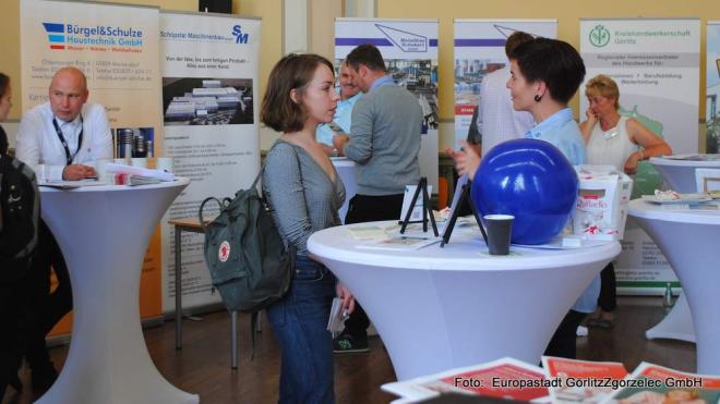 Bild zu Siebtes Job-Speed-Dating kommt