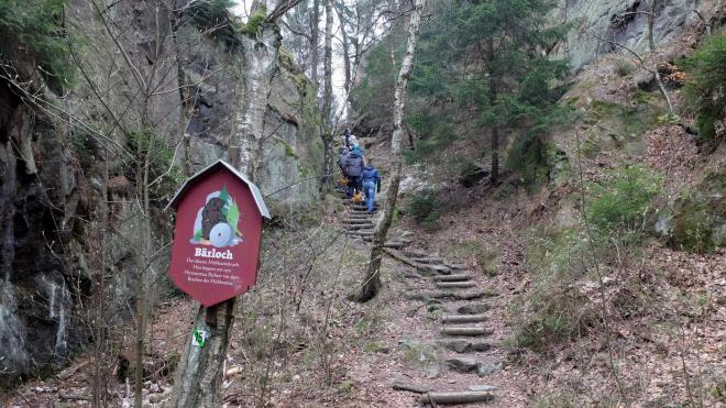 Bildtitel: Politische Wanderungen wörtlich genommen Bild zu Politische Wanderungen wörtlich genommen