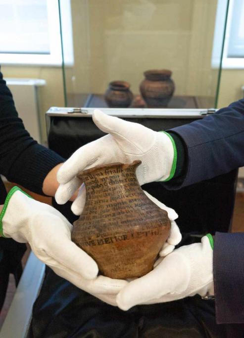 Bild zu 2.700 Jahre alte Urne zurck in den Grlitzer Sammlungen