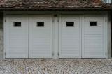 Bild zu Design und Bau einer Dreifachgarage aus Holz: Worauf man achten sollten