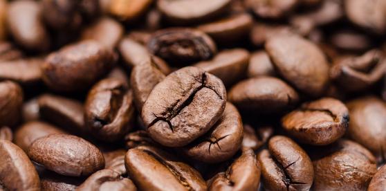 Kaffee im Wandel: Von traditionellen Röstverfahren bis hin zu innovativen Brühmethoden 