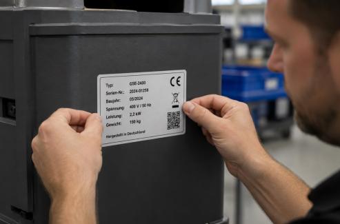 Bild zu Typenschild-Etiketten im Maschinenbau: So erh�hen hochwertige Typenschild-Etiketten die Produktsicherheit