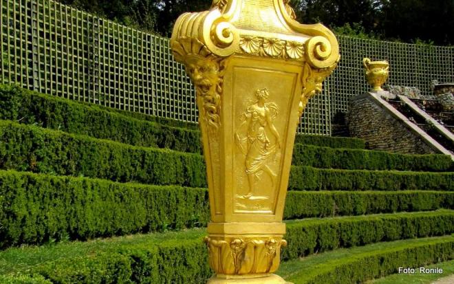 Bildtitel: Auf die heutigen Verwandlungsmöglichkeiten könnten die Hofdamen des Sonnenkönigs nur neidisch sein Bild zu Auf die heutigen Verwandlungsmöglichkeiten könnten die Hofdamen des Sonnenkönigs nur neidisch sein
