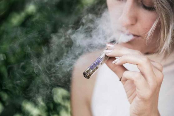 Der Umstieg auf E-Zigaretten: Was Raucher beachten sollten