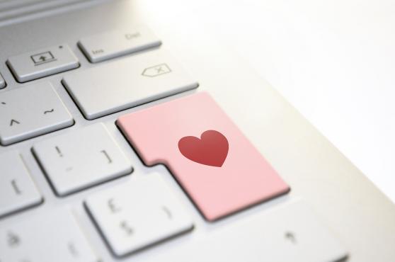 Bild zu Online-Dating: Welche Risiken und Gefahren birgt die virtuelle Partnersuche?