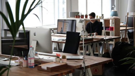 Bild zu Desk Sharing  Wie gelingt das flexible Arbeitsplatzkonzept?