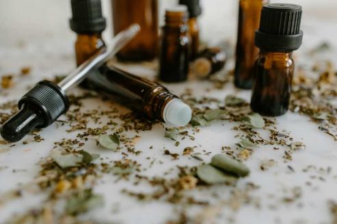 Bild zu CBD l im Alltag  Zwischen Entspannung, Fokus und Balance