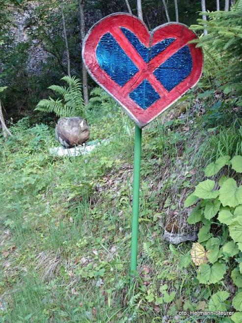 Bild zu Verkehrsschilder - Vandalismus und Zerstrung