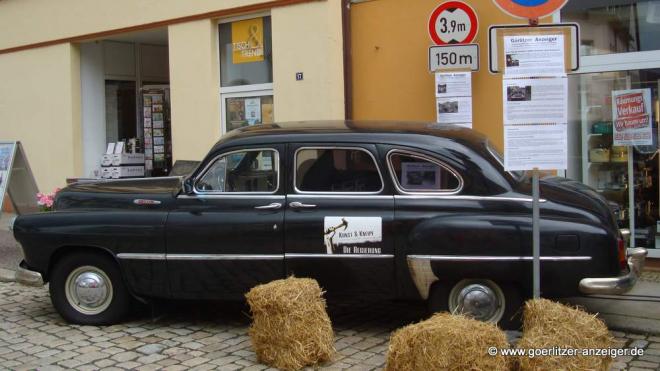 Bildtitel: Auf den Redaktions-Trabi achten! Bild zu Auf den Redaktions-Trabi achten!