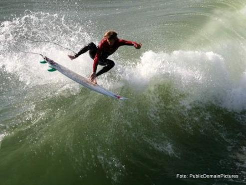 Bild zu Surfen auf dem Meer