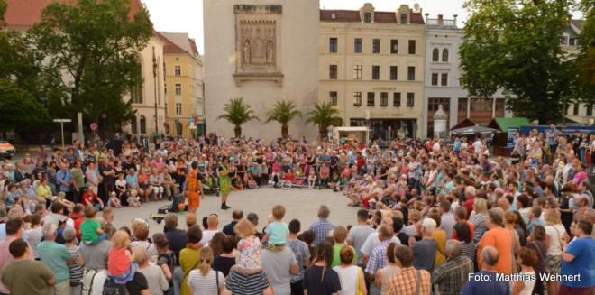 In und Off: Künstler in zwei Kategorien In und Off: Künstler in zwei Kategorien