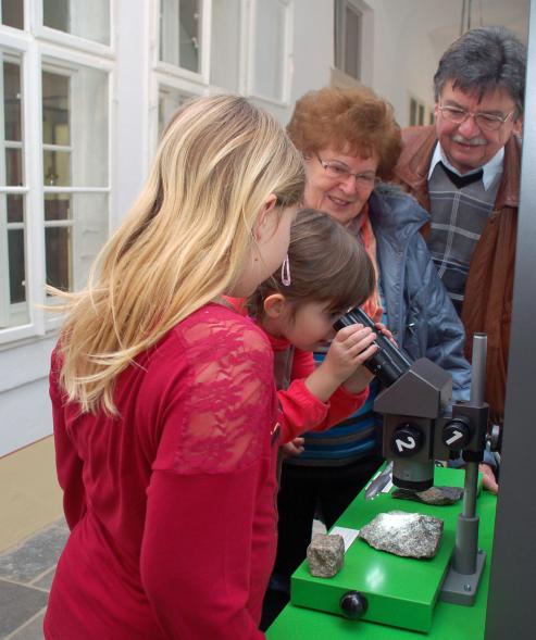 Bild zu Generationenverbindung: Kostenfreie Museums-Tour fr Groeltern und Enkel in Grlitz